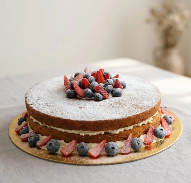 Noor Magic Cafe cake